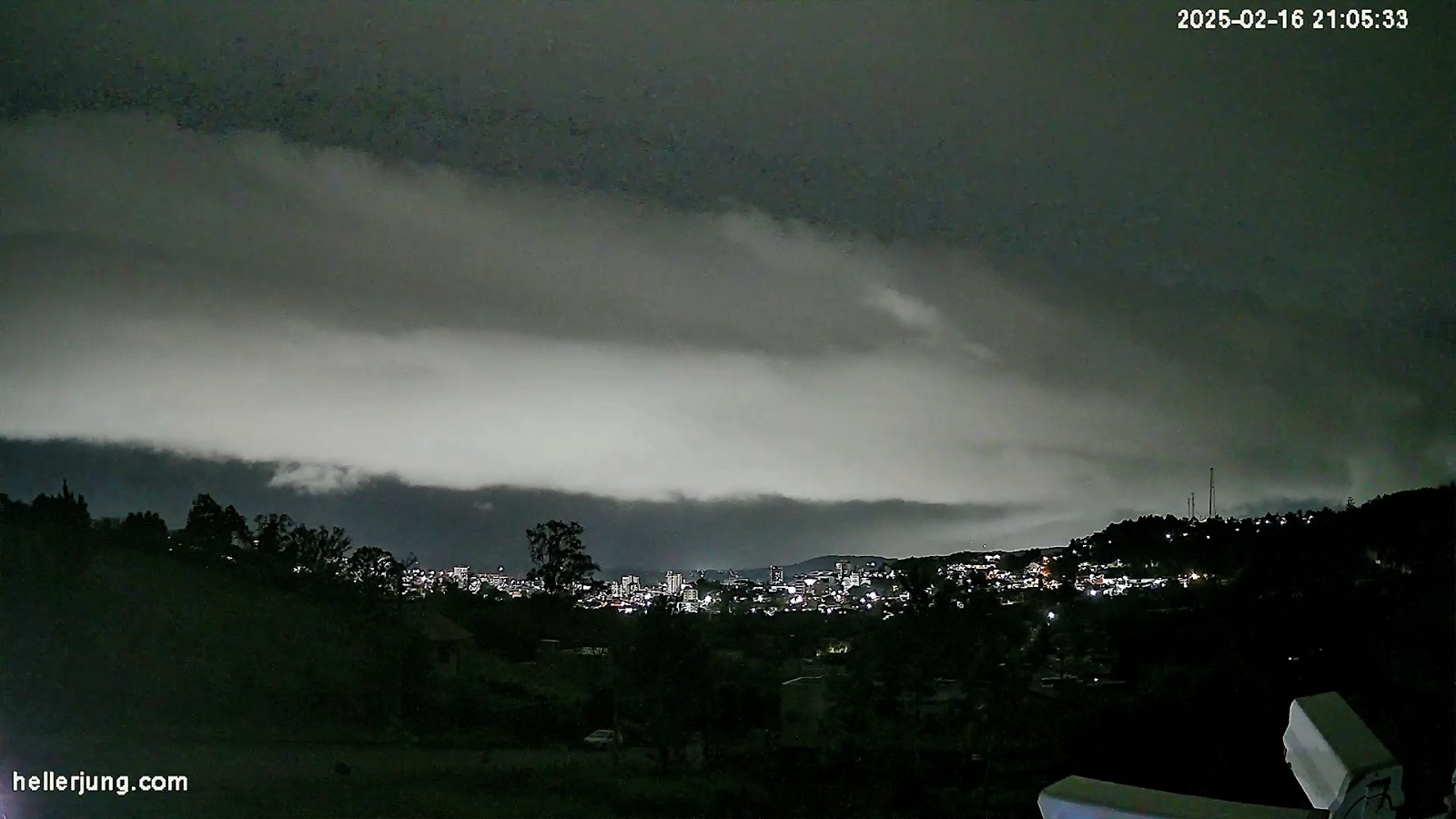 Tempestade causa estragos e deixa moradores sem luz no Vale do Paranhana