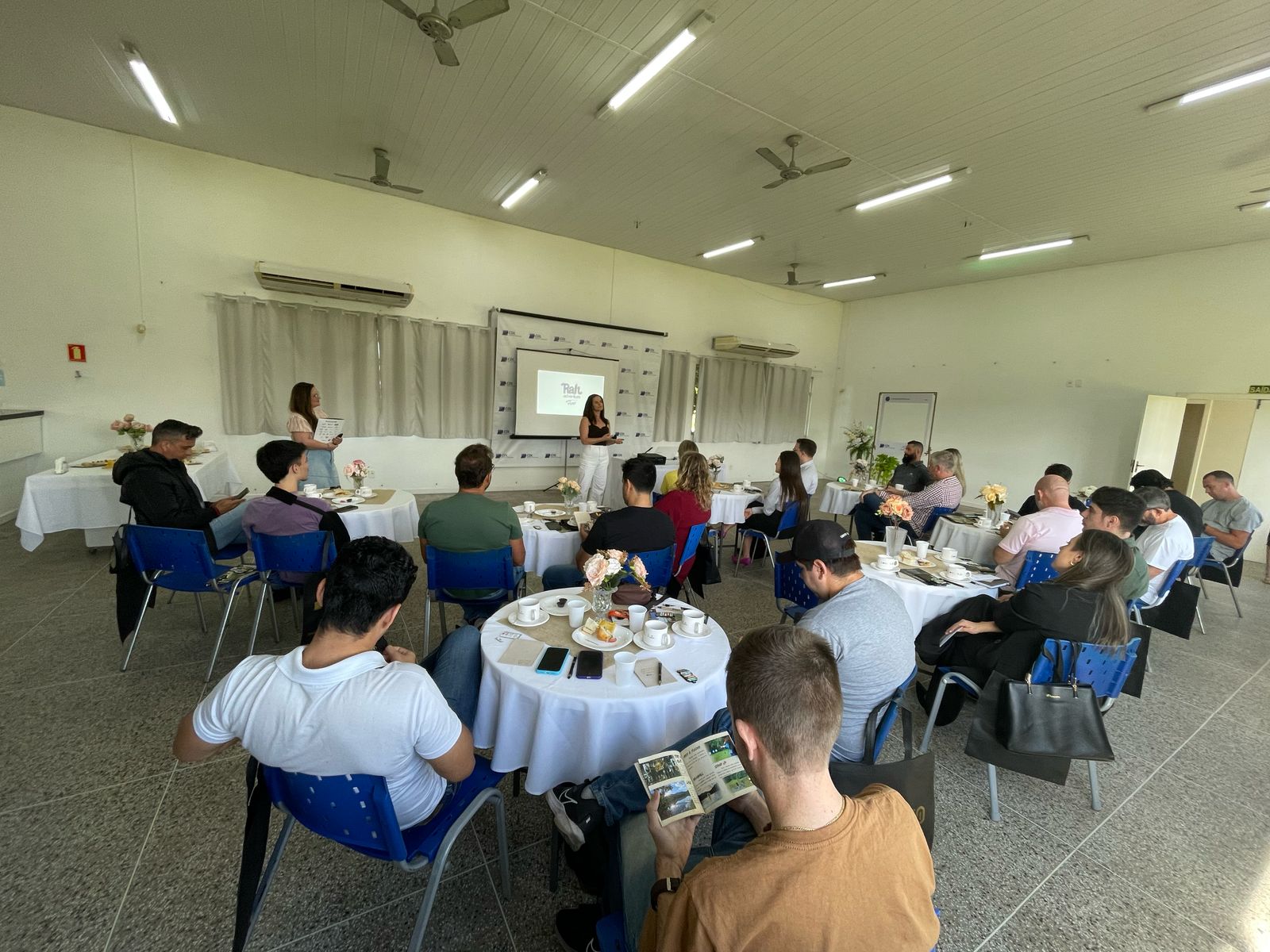 CDL de Igrejinha e Três Coroas promove networking e divulgação de empresas