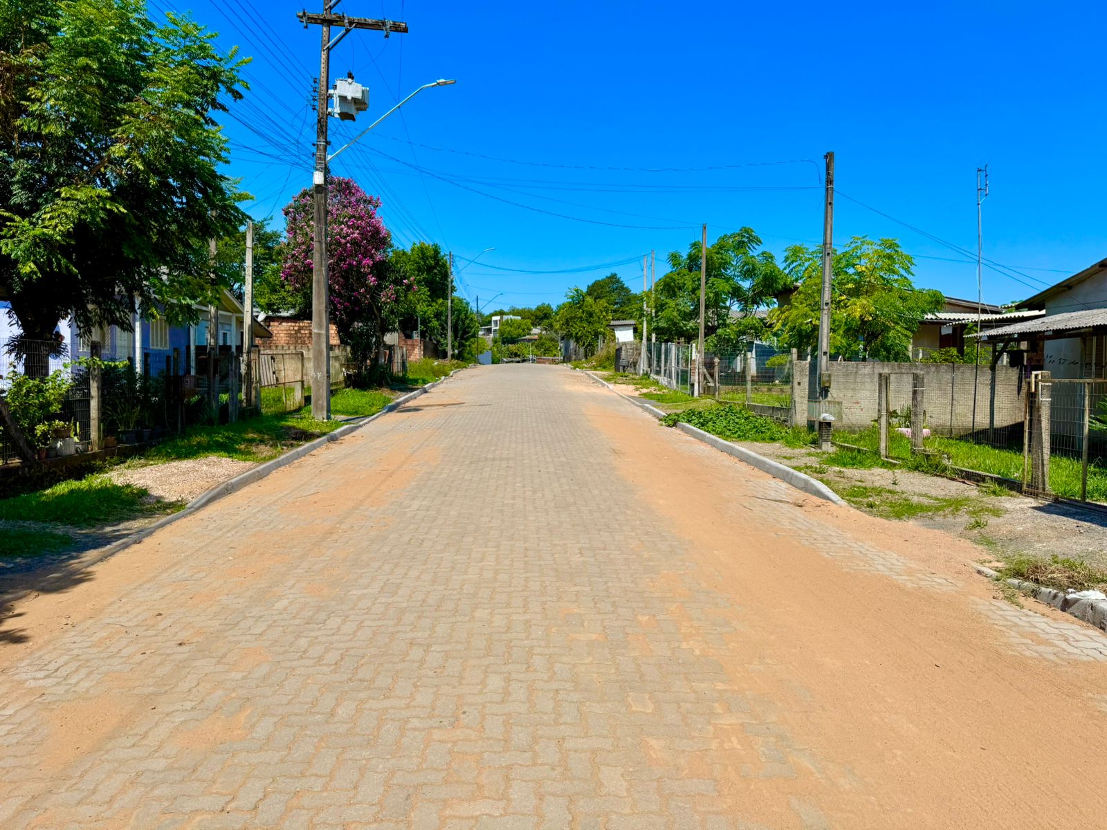 Prefeitura de Taquara conclui pavimentação em blocos de concreto no loteamento Olaria