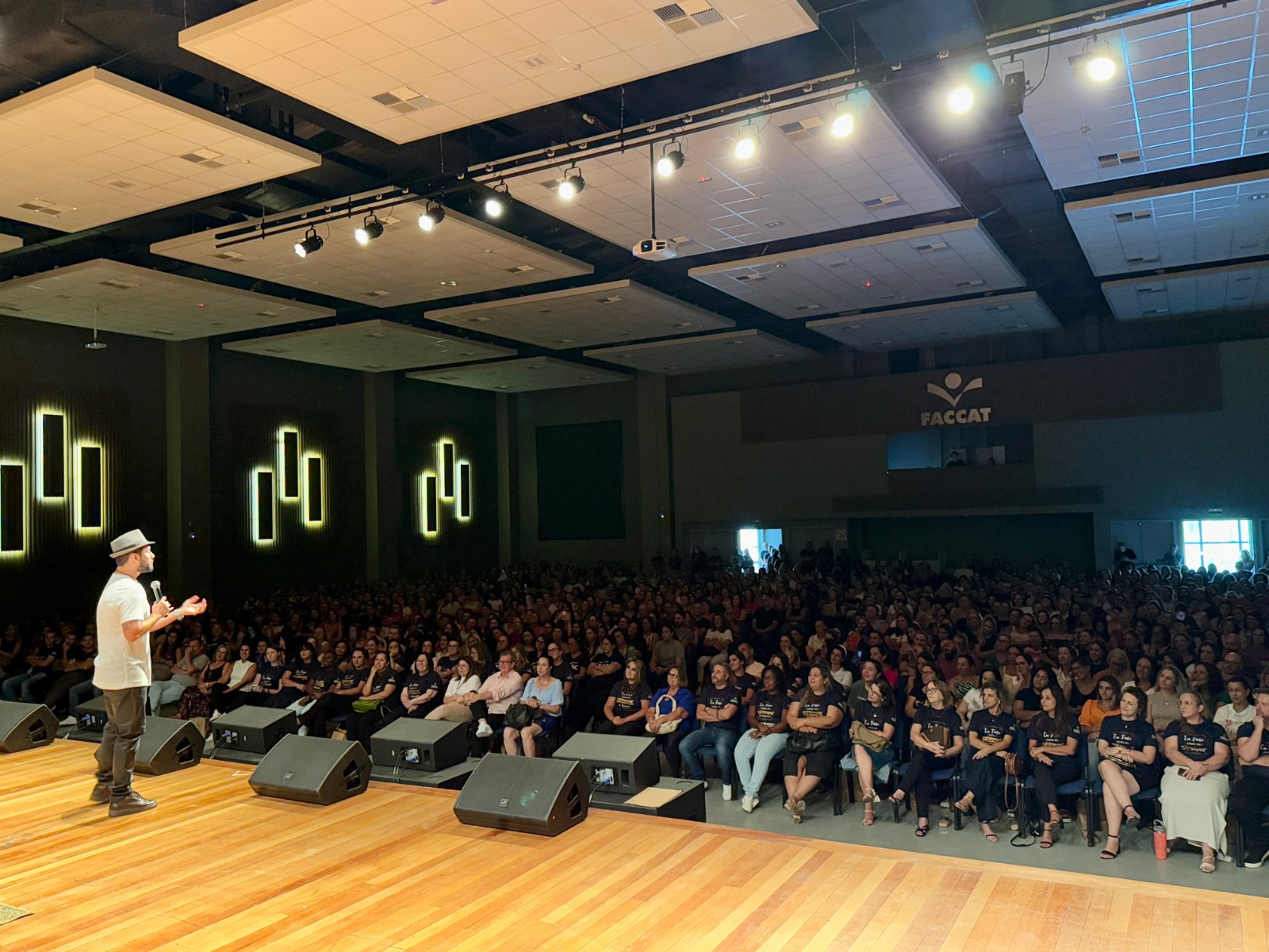 Apresentações culturais e palestra com Bráulio Bessa marcam o início do ano letivo em Taquara