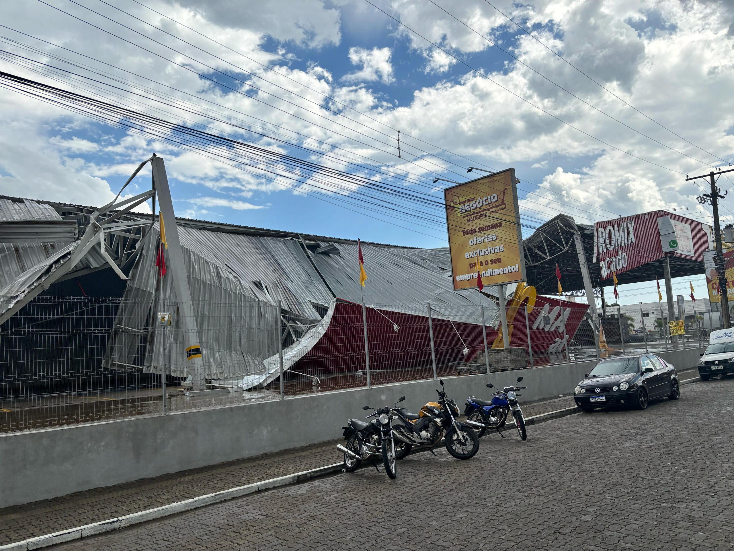 Metsul explica fenômeno meteorológico que atingiu unidade de mercado em Taquara