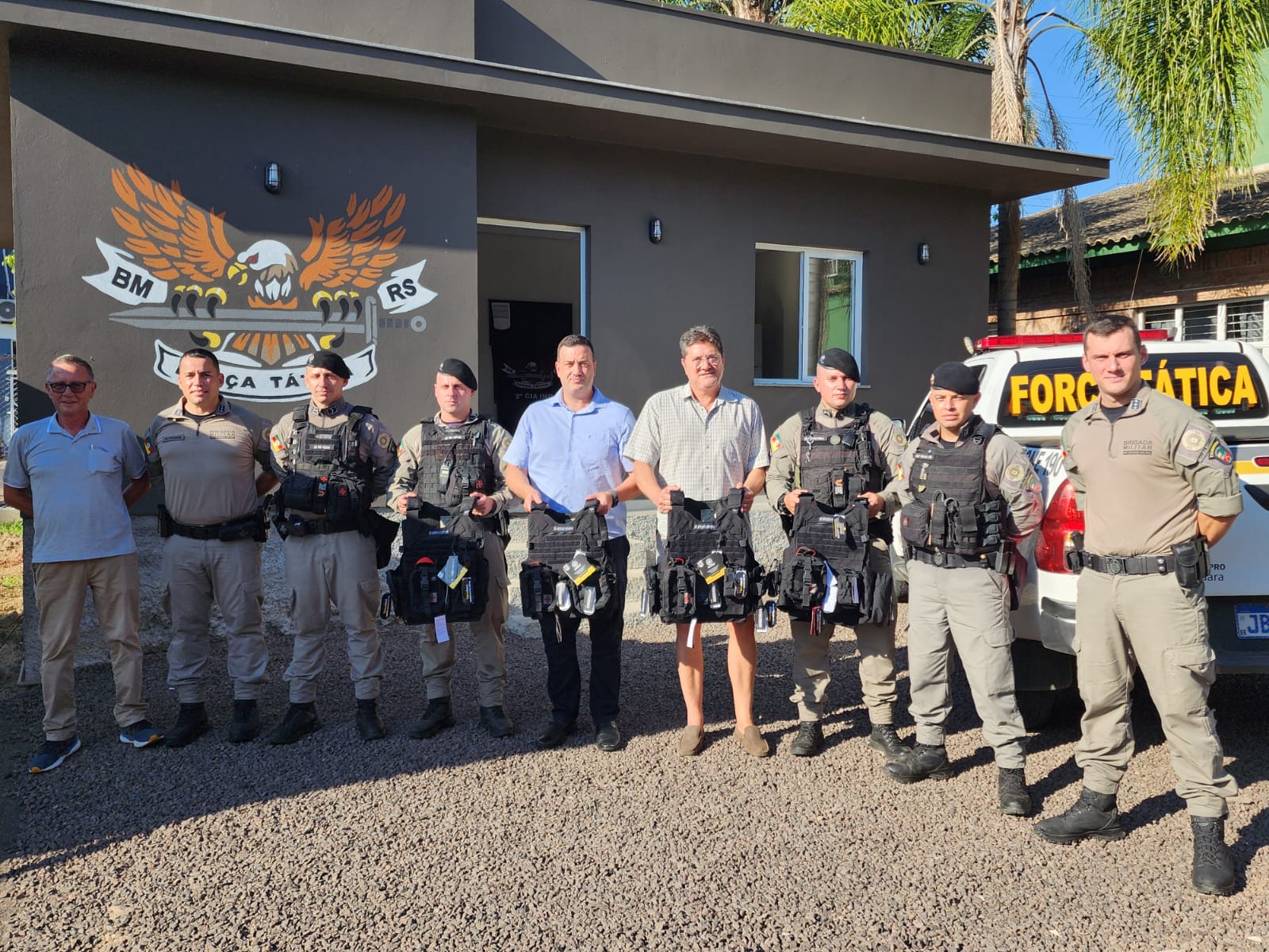 Consepro de Taquara entrega novos coletes para Força Tática da 2ª Companhia Independente