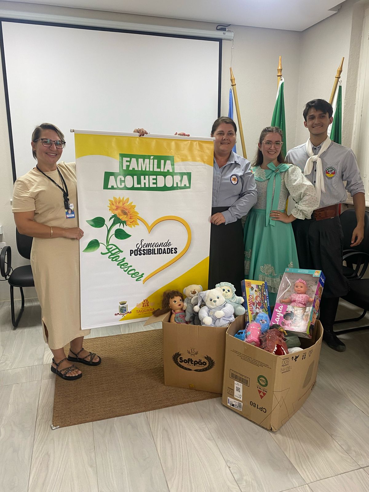Departamento Jovem da 22ªRT realiza entrega de brinquedos em Taquara