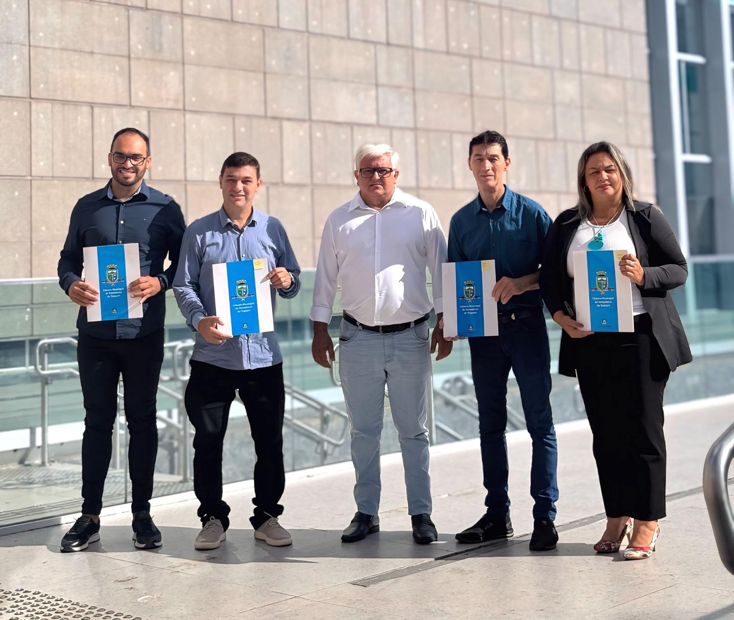 Vereadores de Taquara buscam recursos para a saúde em visita à Assembleia Legislativa