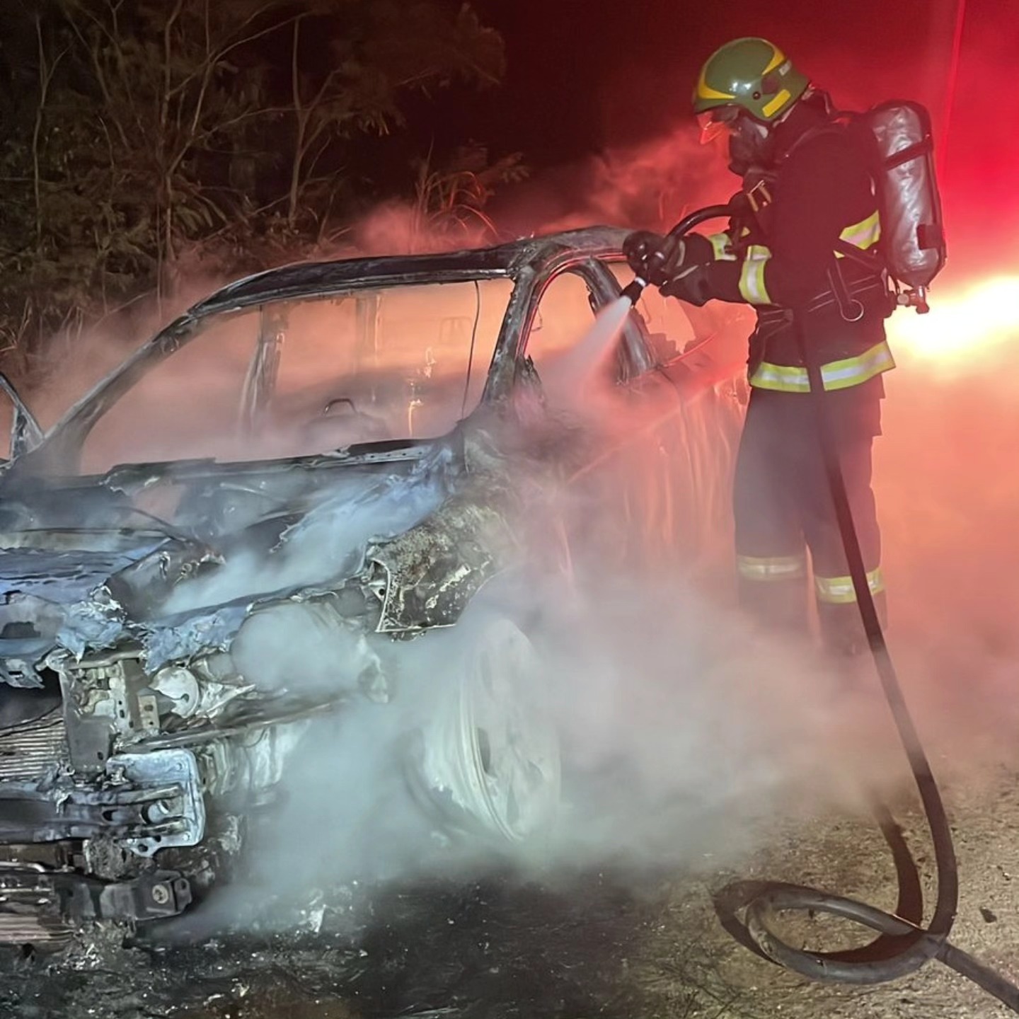 Bombeiros de Rolante atendem dois incêndios durante a noite