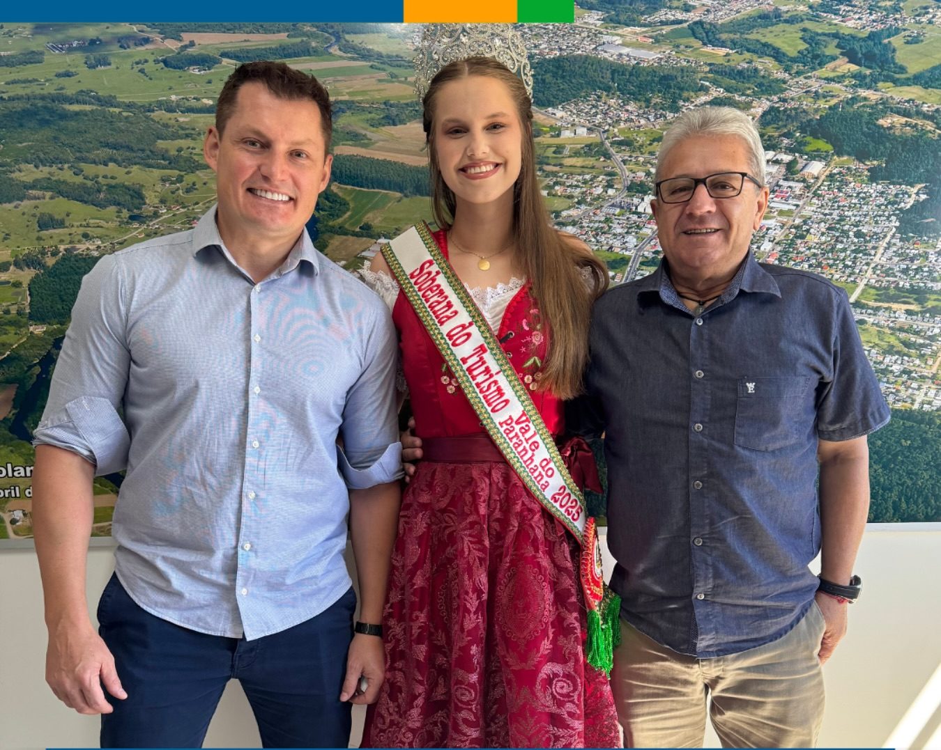 Soberana do Turismo do Paranhana visita Prefeitura de Rolante