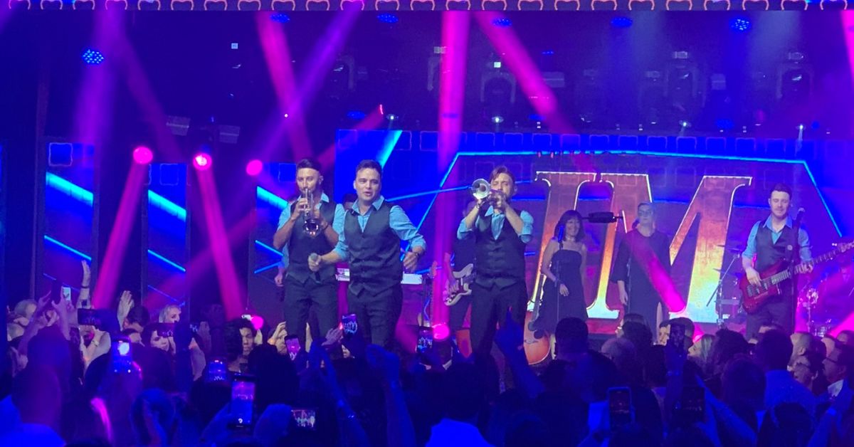 Musical JM grava DVD em Parobé e celebra 35 anos de trajetória com homenagem aos anos 90