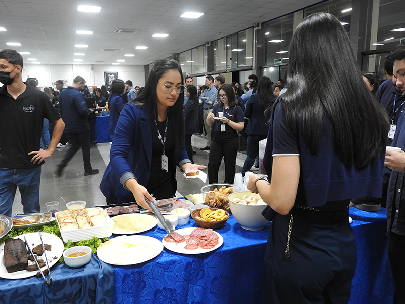 Farmácias São João promove: café com Paulo Vieira