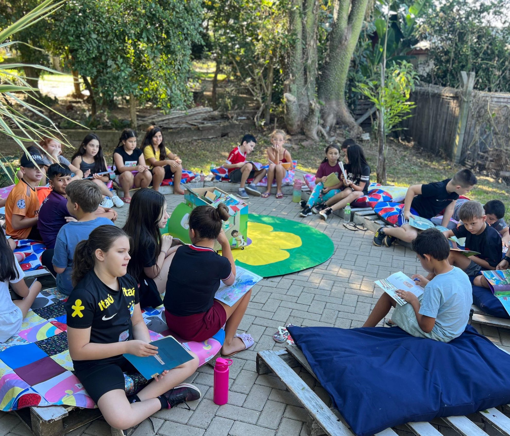 Alunos da escola Diniz Martins Rangel contam com espaço diferenciado para práticas restaurativas