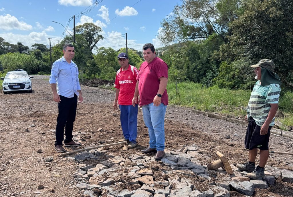 Avançam obras de pavimentação na Rua São Vicente, em Parobé