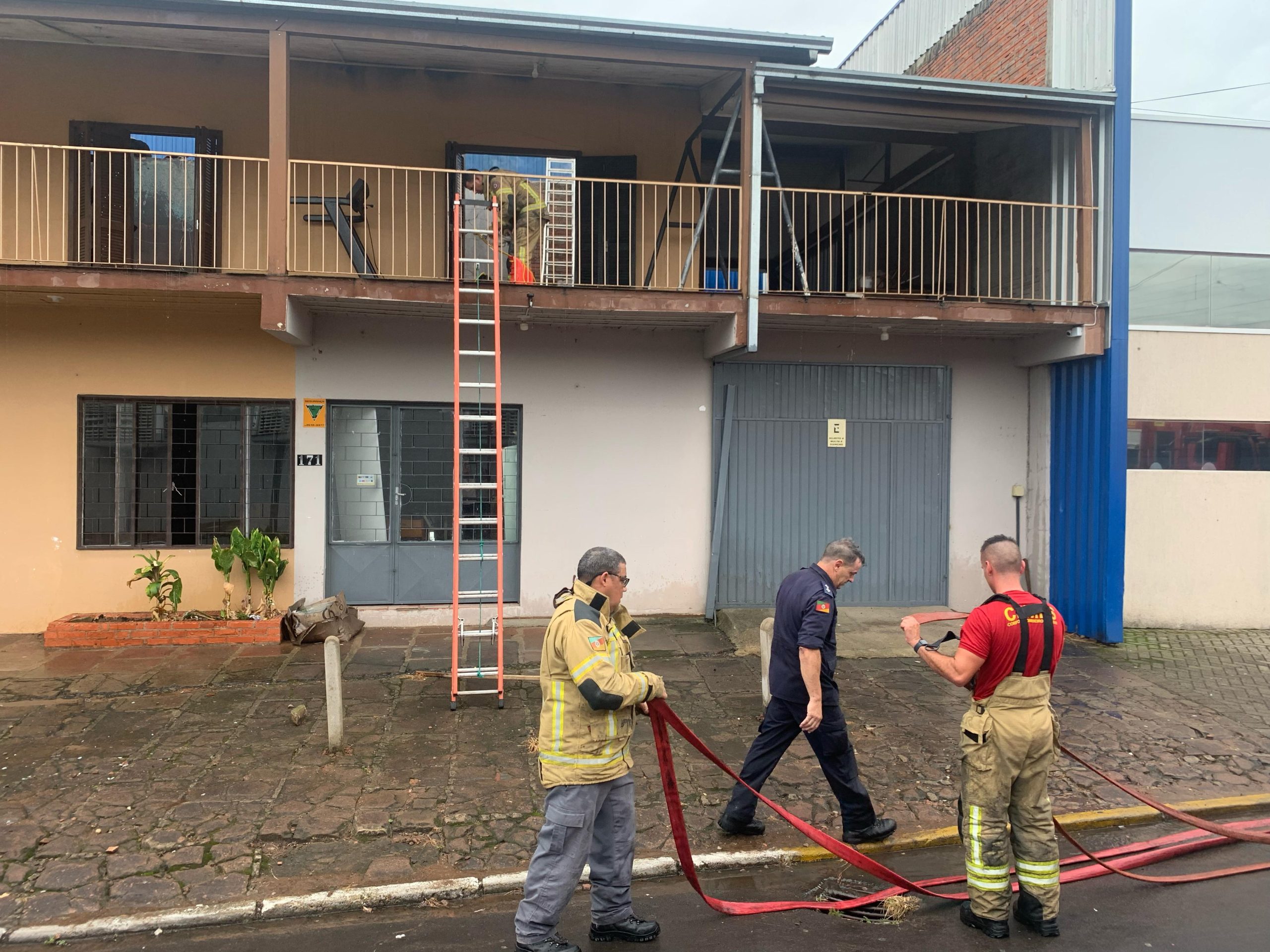 Incêndio atinge residência no bairro Paraíso em Parobé
