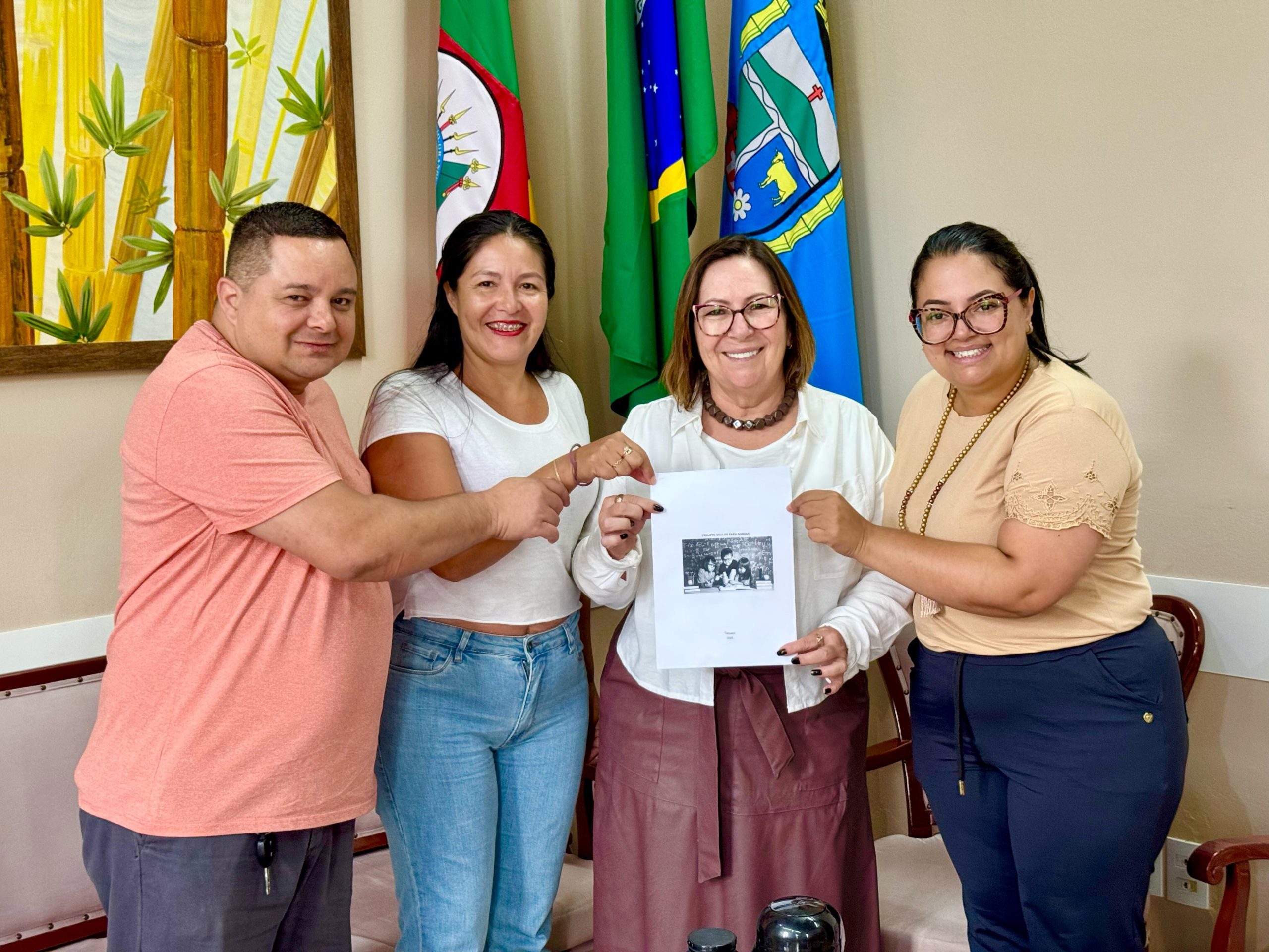 Projeto "Óculos para Sonhar" busca garantir consultas e óculos para crianças de baixa renda em Taquara