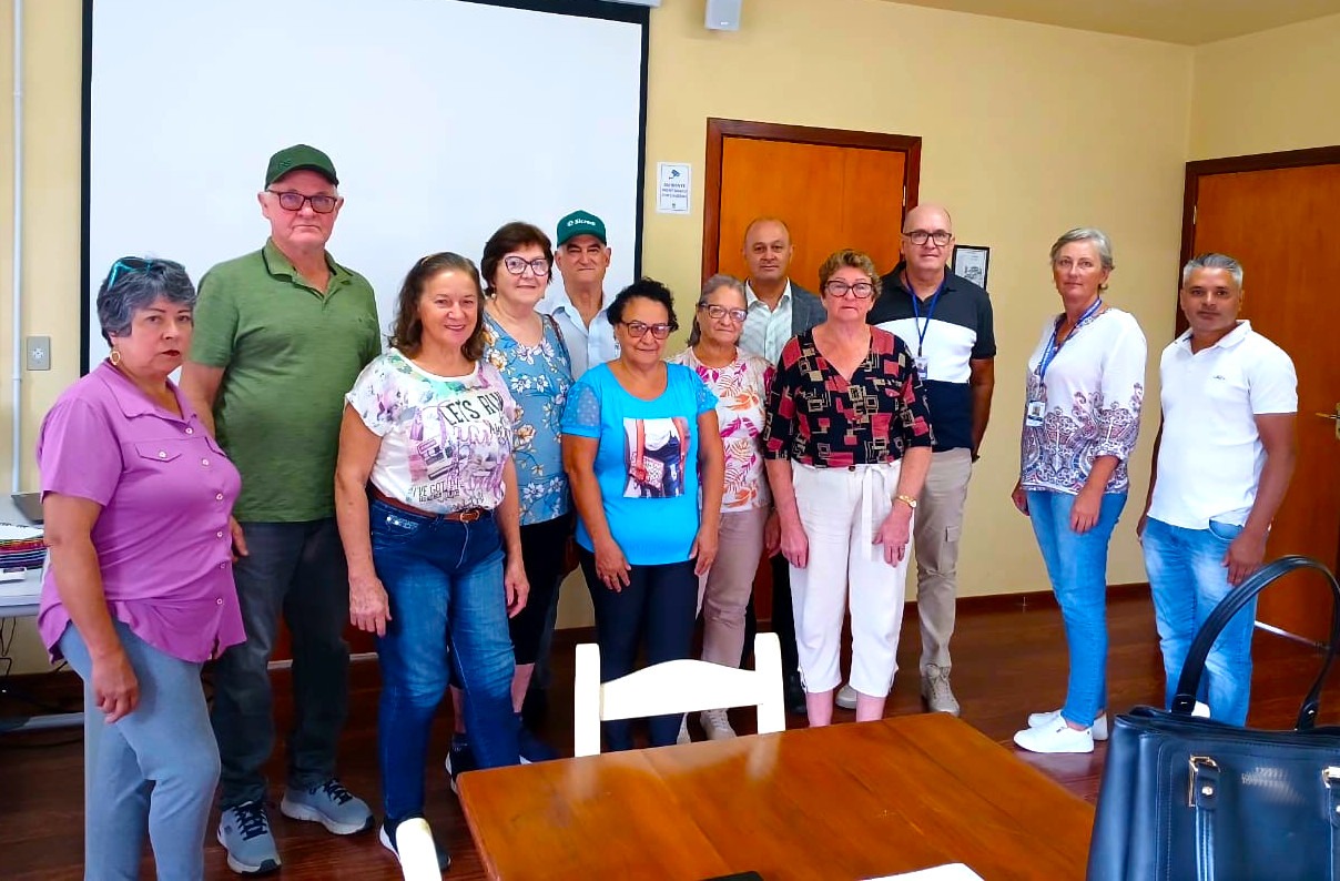 Lideranças de grupos da terceira idade de Taquara realizam visita técnica a Nova Petrópolis