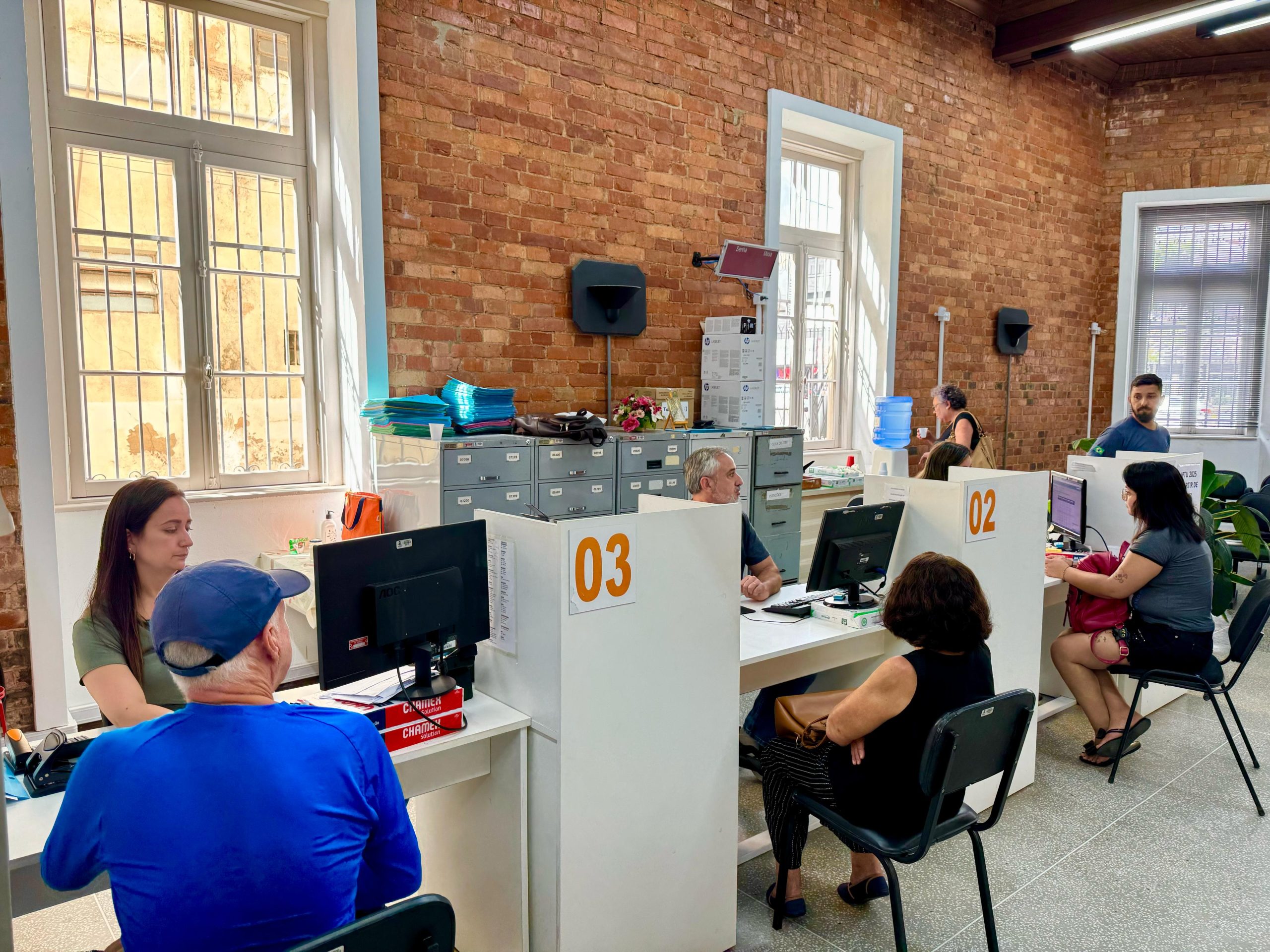 Mais de 500 carnês são emitidos no primeiro dia de IPTU 2025 em Taquara