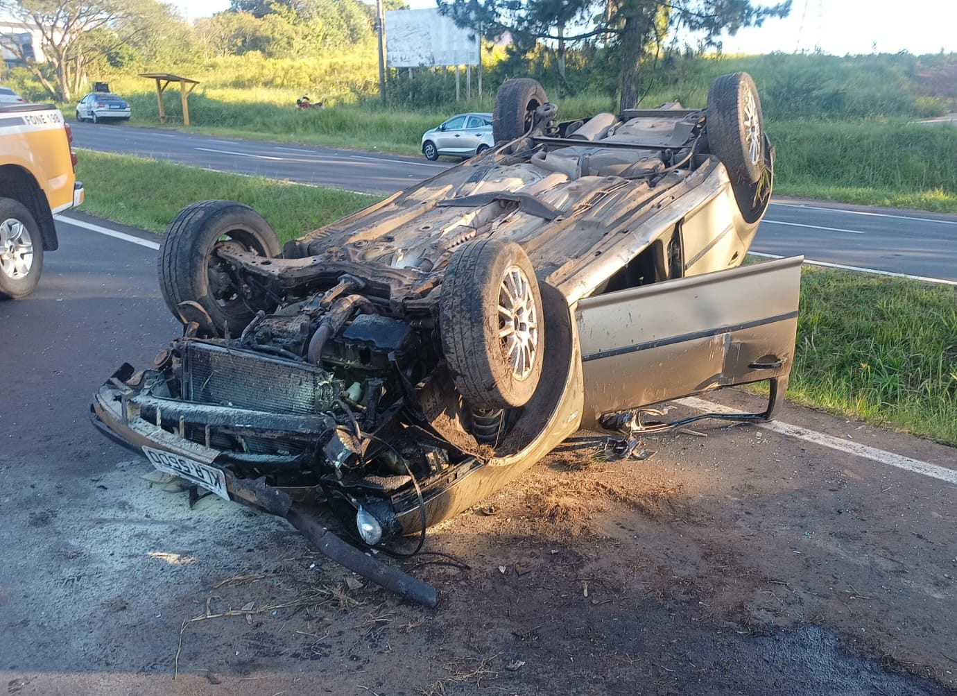 Capotamento na ERS 239 deixou caroneiro ferido
