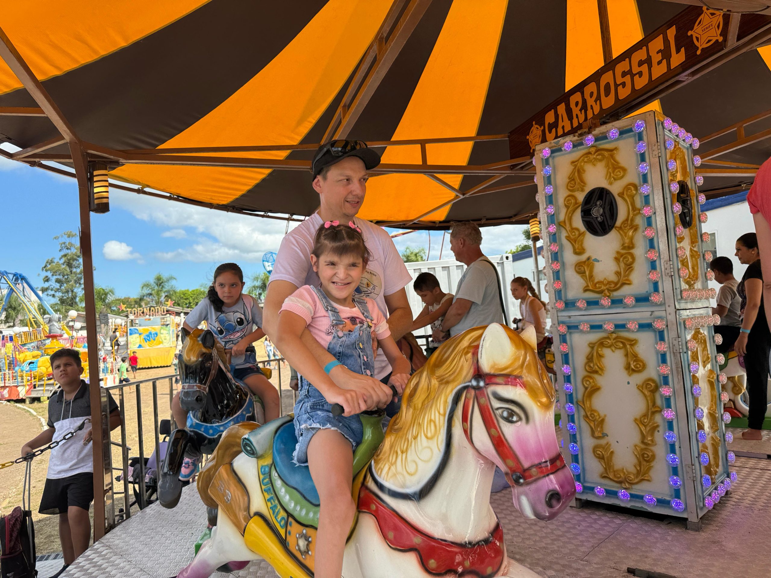 Alunos de Parobé se divertem no parque do Festejando