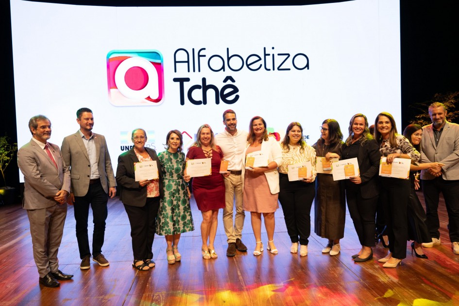 Oito escolas do Paranhana são destaques em alfabetização