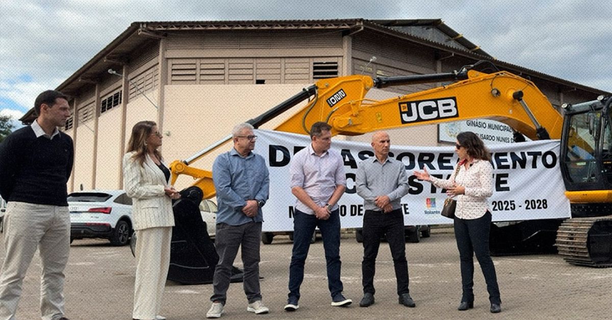 Rolante recebe escavadeira e prevê chegada de britador móvel para reforçar infraestrutura