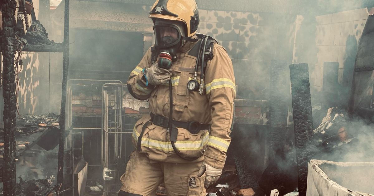 Incêndio atinge área de serviço de residência em Taquara