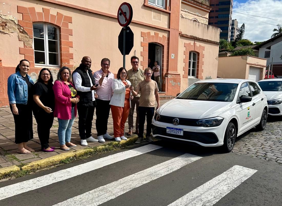 Prefeitura de Taquara recebe três novos carros para a Secretaria de Saúde