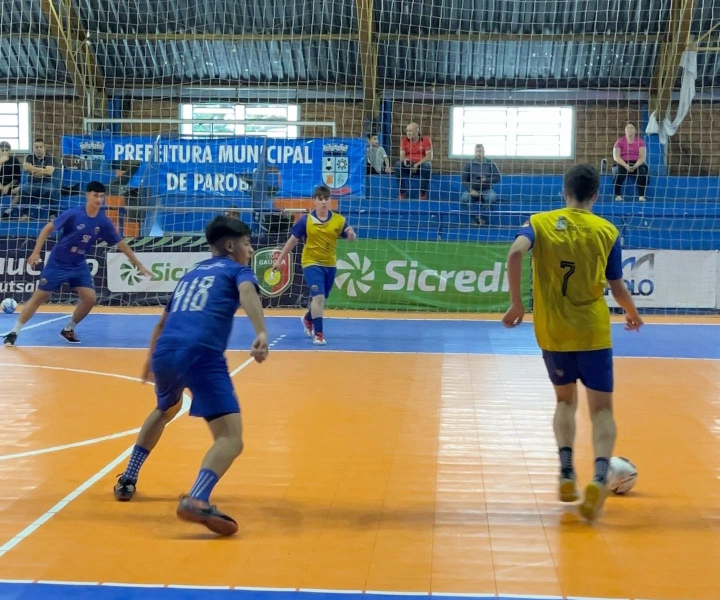 Projeto Parobé Futsal recebe visita de olheiros do Grêmio
