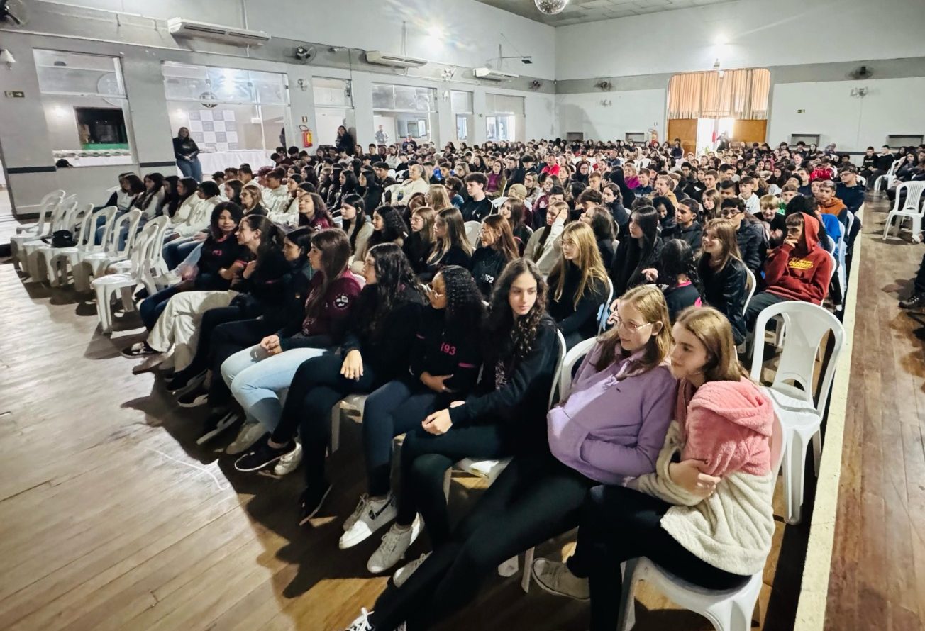 Evento literário celebra a leitura e a criatividade dos alunos do 9º ano em Taquara