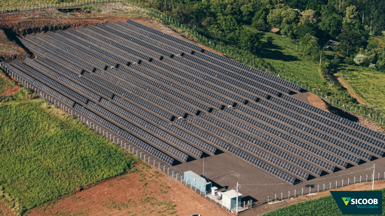 Sicoob MaxiCrédito investe em energia solar para abastecer suas agências