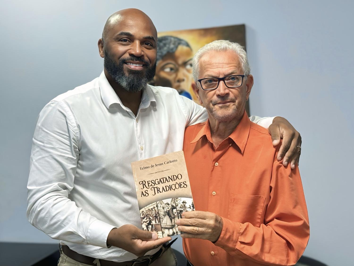 Telmo Carlotto apresenta livro sobre cultura regional na Câmara de Vereadores de Taquara