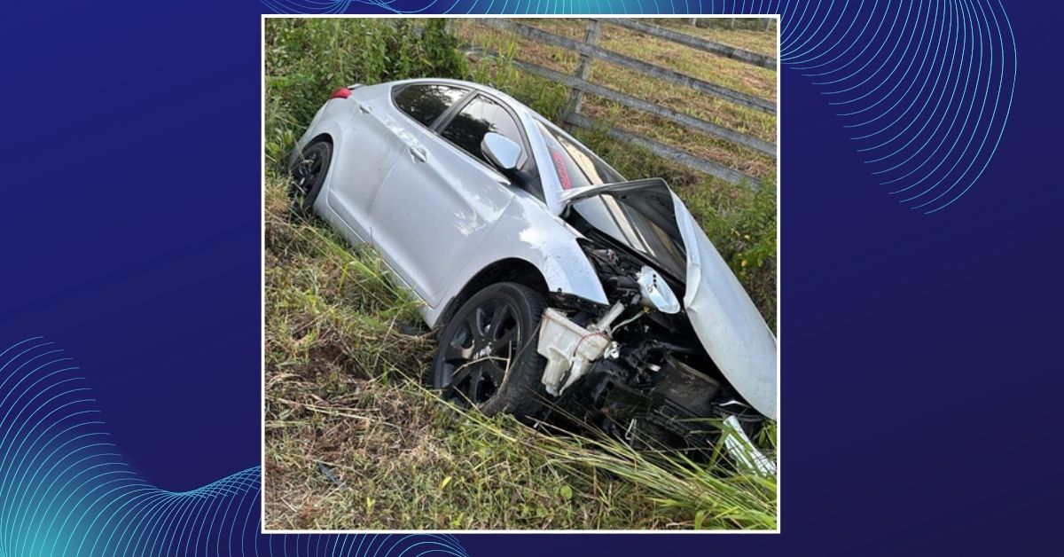 Condutor e passageira ficam feridos após veículo sair da pista na ERS-239, em Rolante