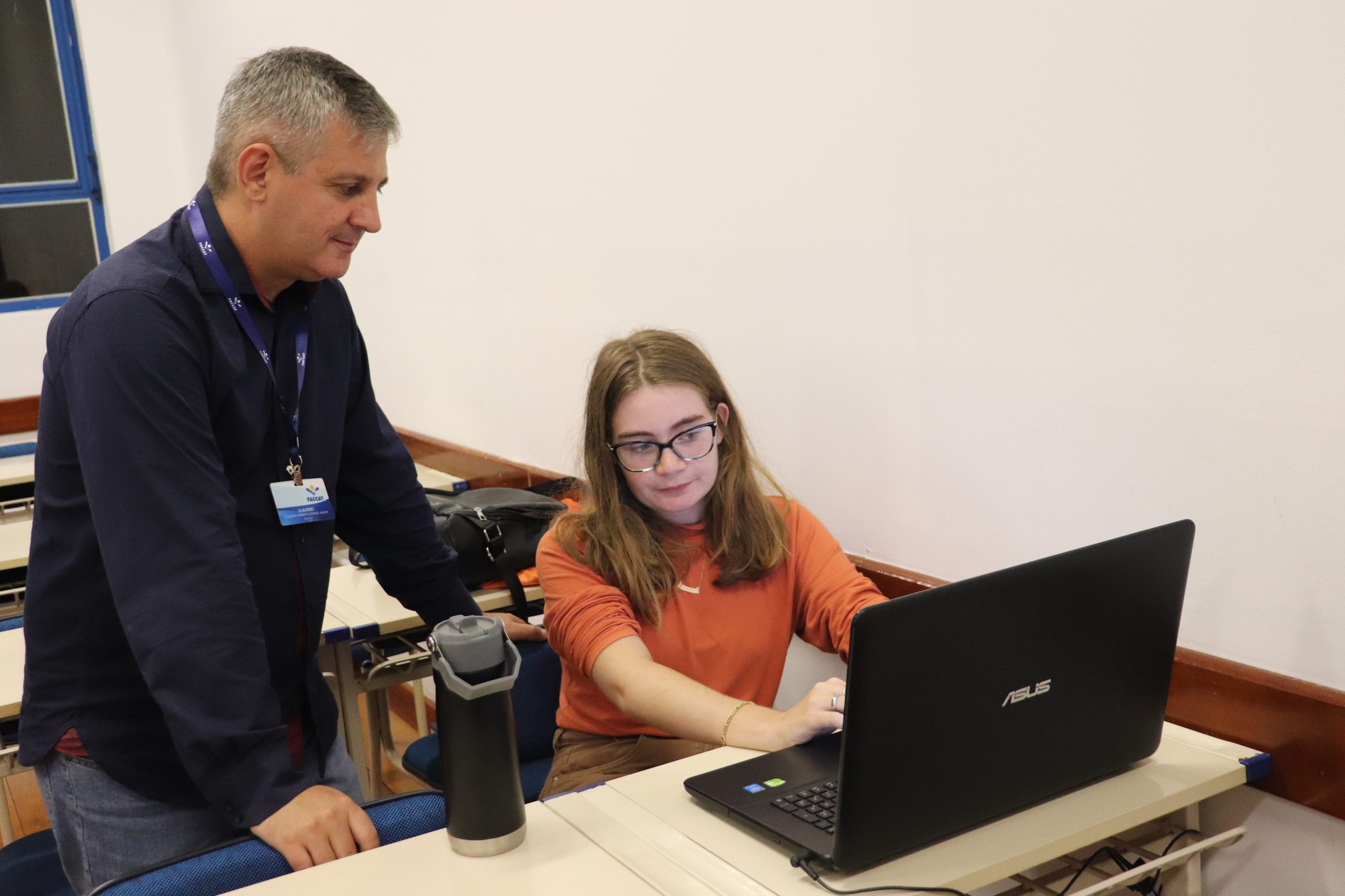 Faccat oferece atendimento gratuito para declaração do Imposto de Renda