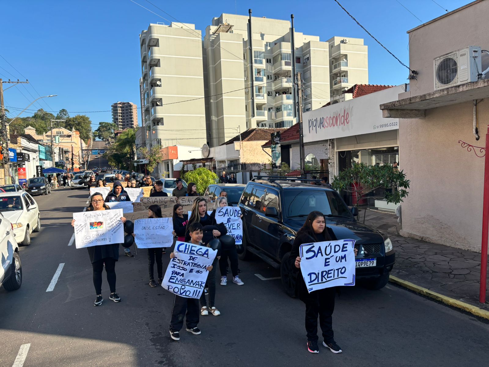 Manifestação em Taquara cobra melhorias na saúde; prefeitura responde com medidas e reunião marcada