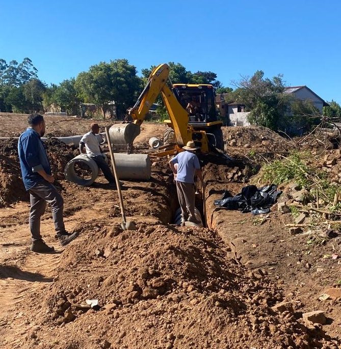 Secretaria de Obras instala mais de 2 mil tubos de concreto em diferentes pontos de Taquara