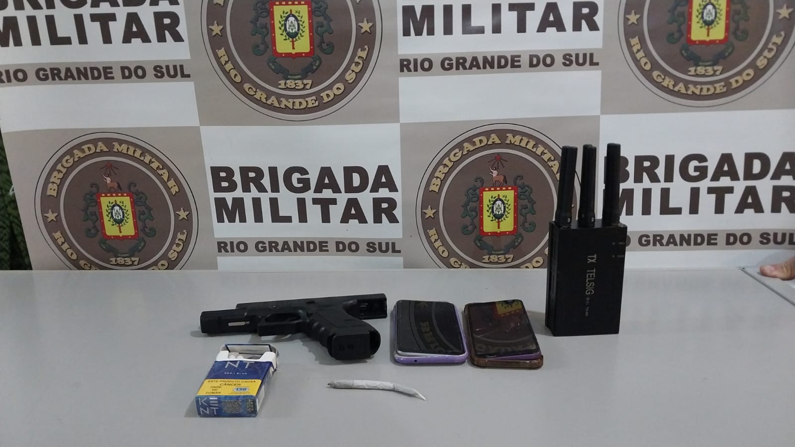 Dois homens são presos em Parobé após assalto a taxista