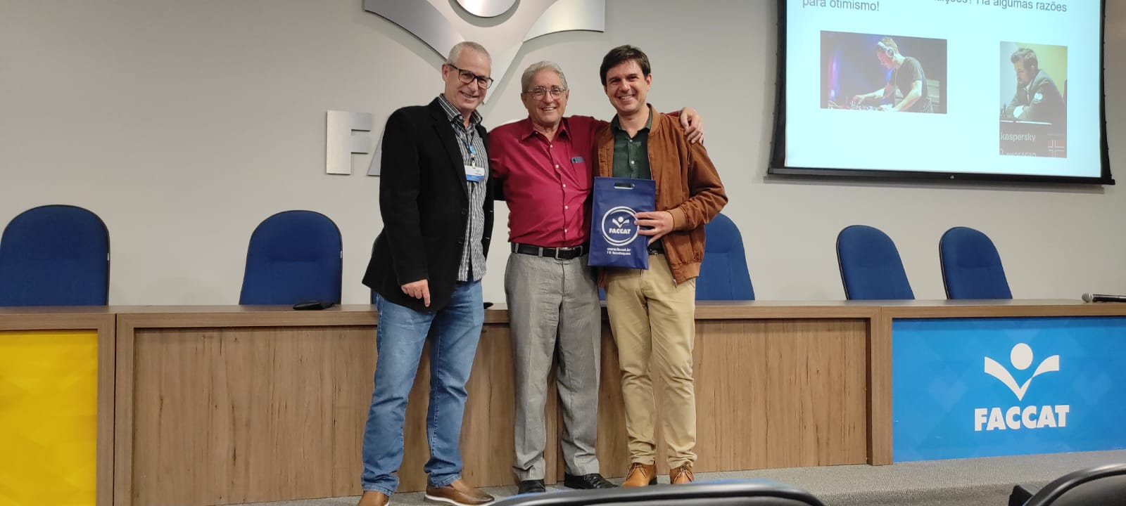 Especialista internacional em IA palestra na Faccat sobre avanços e futuros da tecnologia