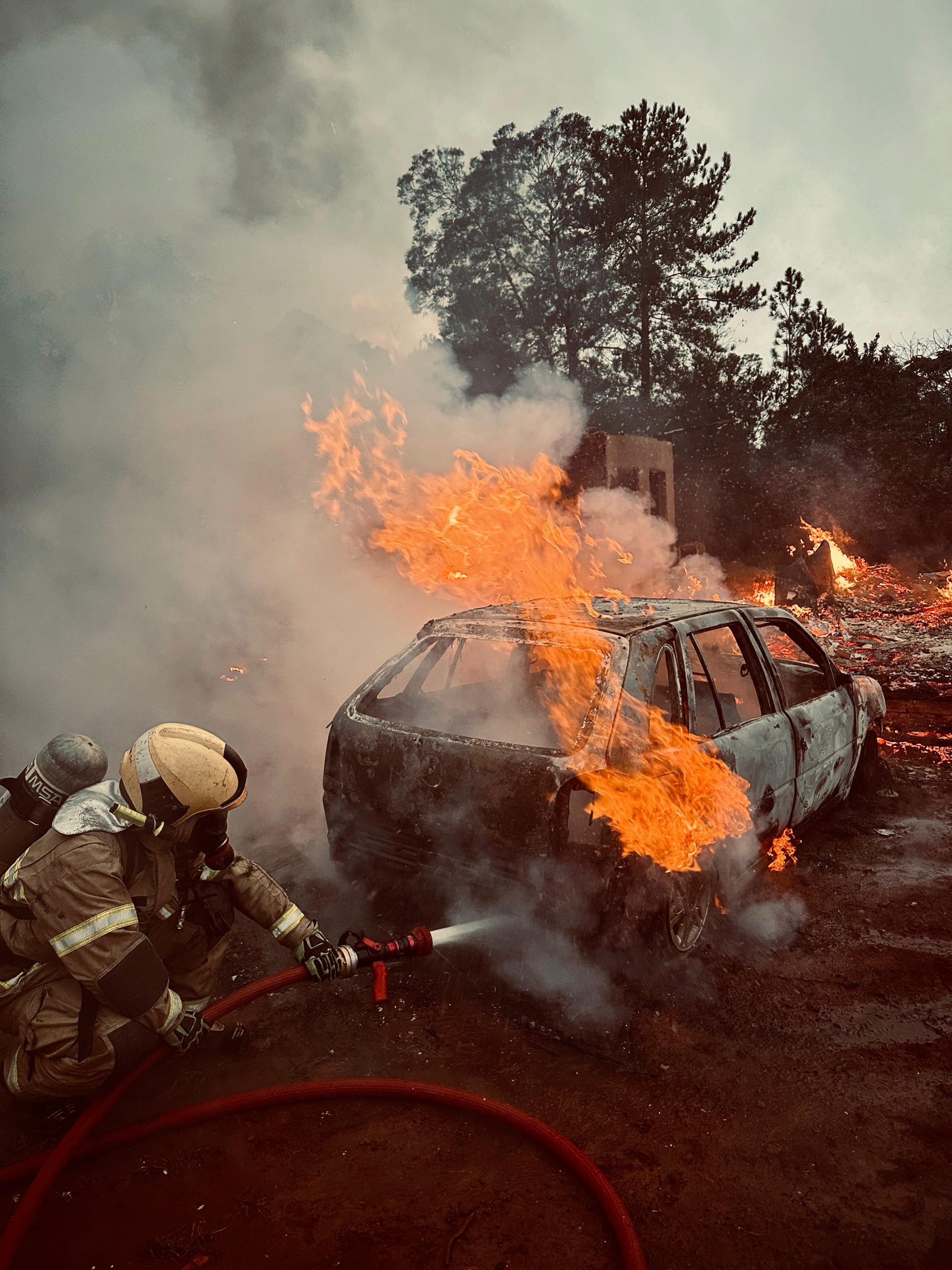 Incêndio destrói residência e veículos em Santa Cruz da Concórdia