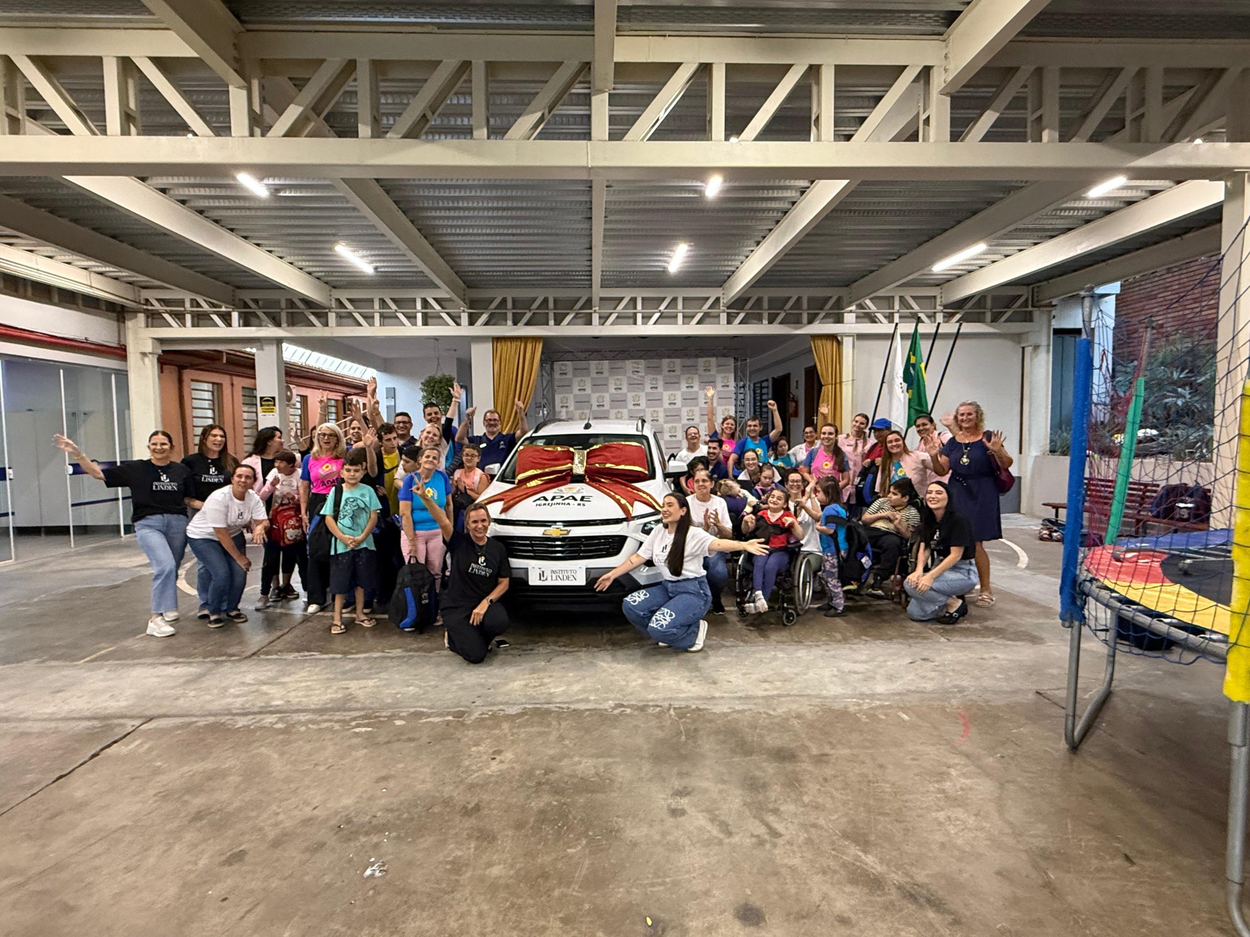 Do bazar à ajuda humanitária: Instituto Linden completa um ano de serviço à comunidade