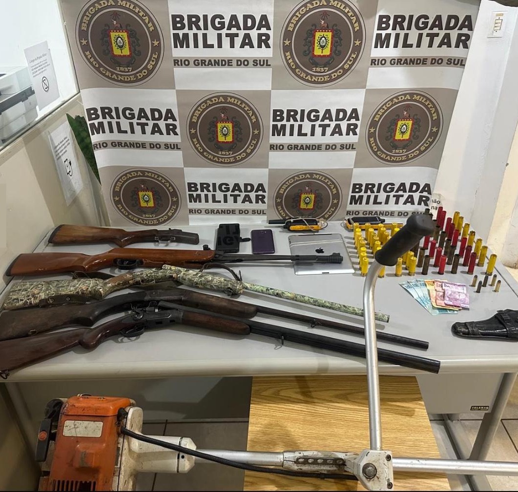 Trio é preso com armas e objetos furtados na divisa entre Gramado e Três Coroas