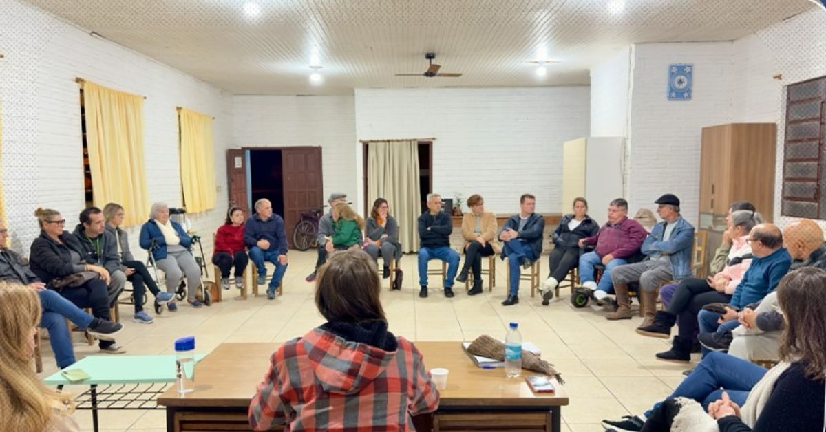 Rolante discute implantação da APAE no município