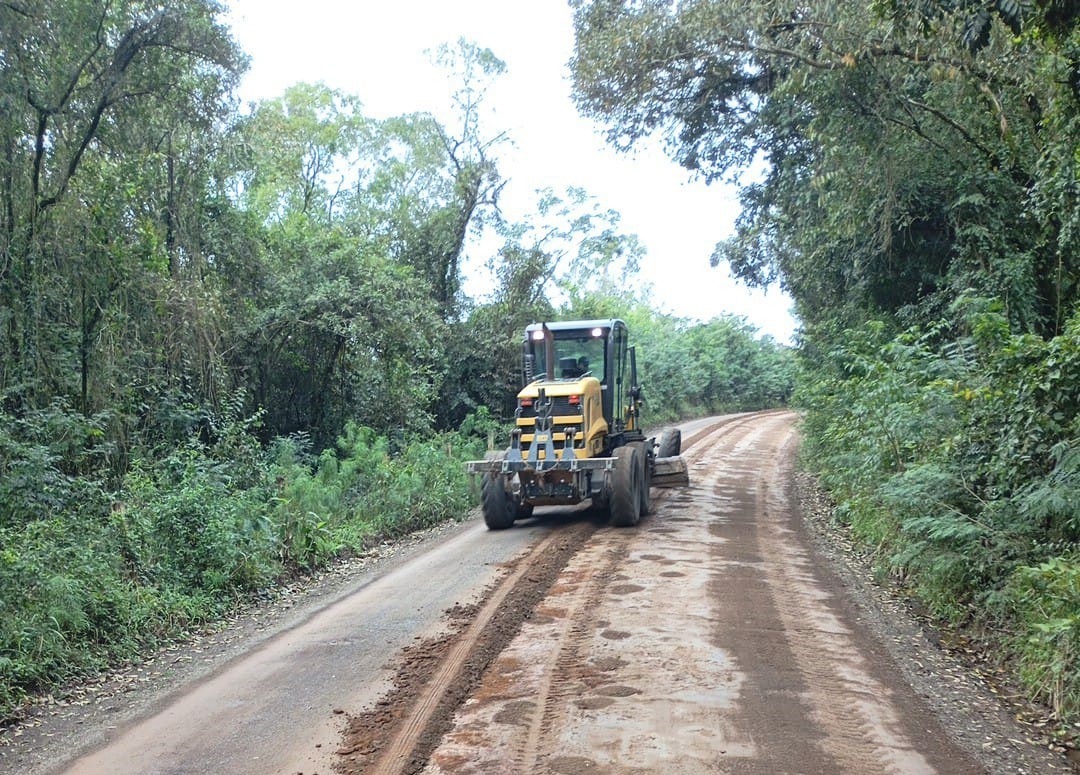 Taquara intensifica obras em estradas e apoio a famílias desabrigadas
