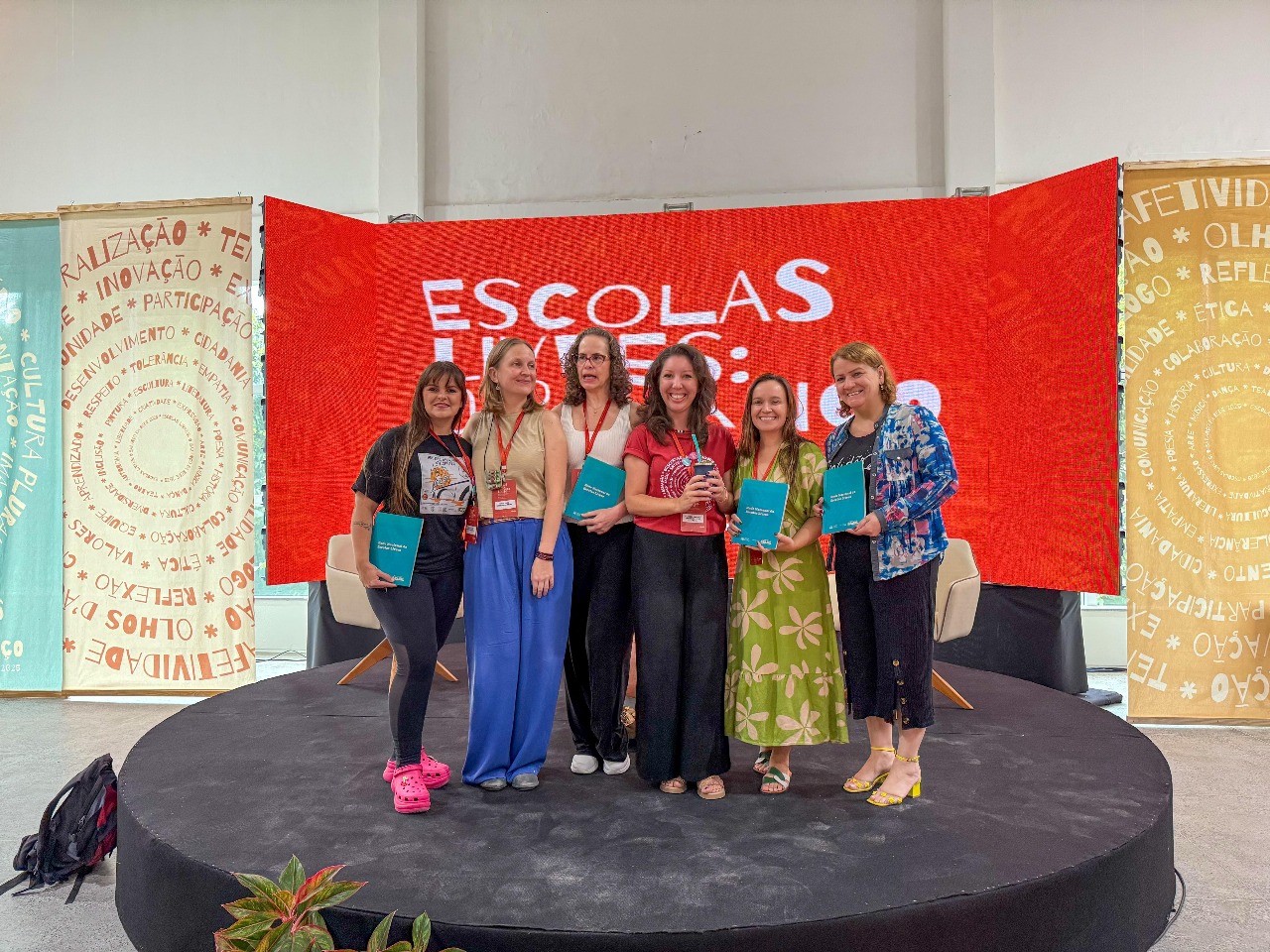 Rede Nacional de Escolas Livres reconhece trabalho do Instituto Pró-Cidadania de Taquara em evento nacional