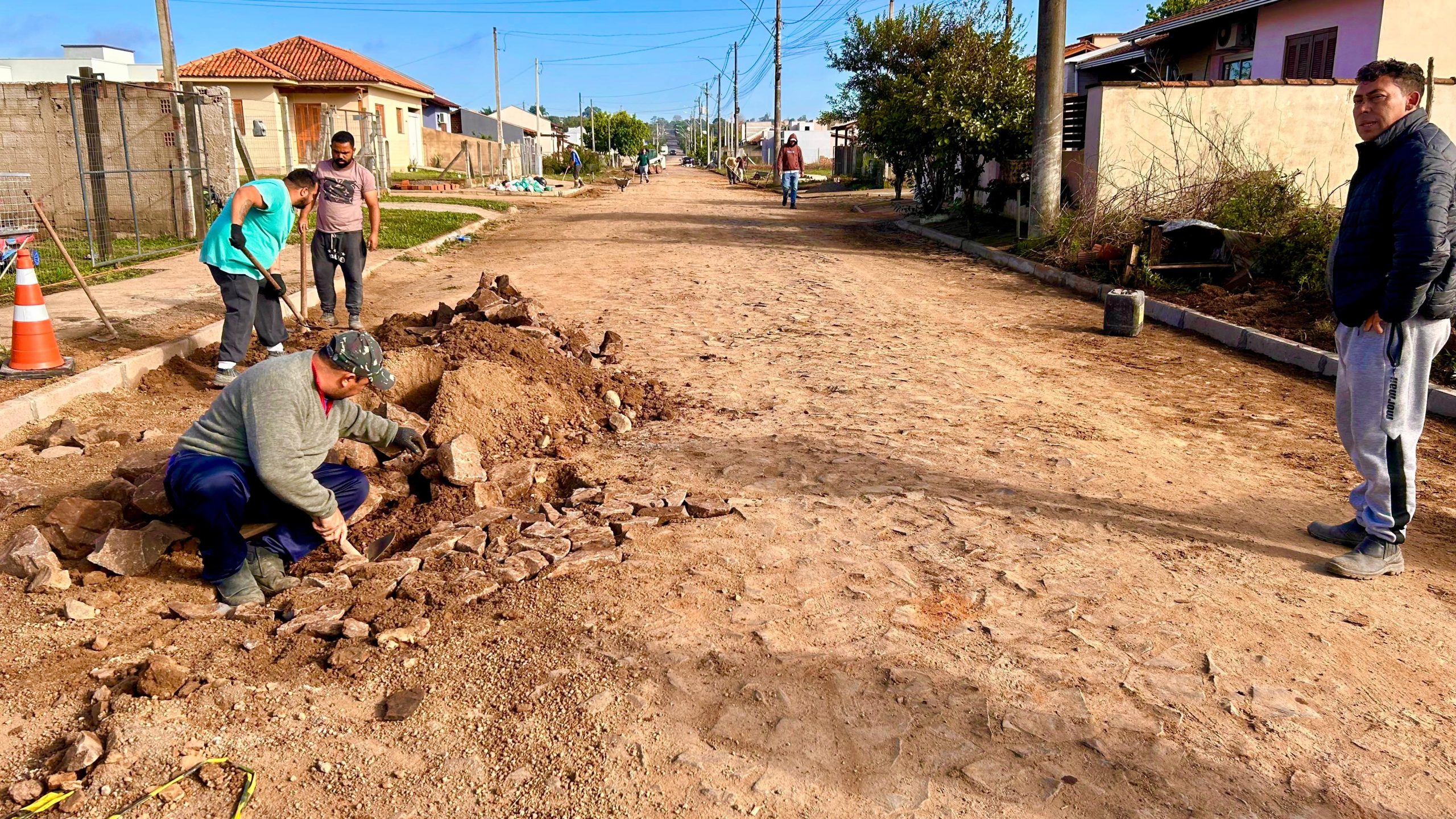 Secretaria de Obras de Taquara realiza melhorias em ruas do bairro Mundo Novo