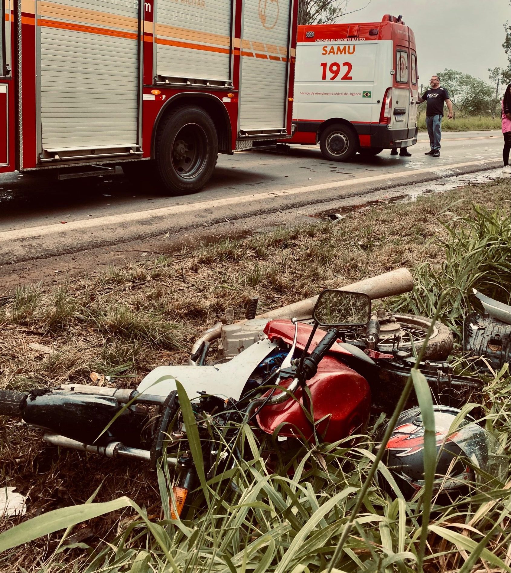 Colisão entre caminhão e motocicleta na ERS-239 deixa um ferido