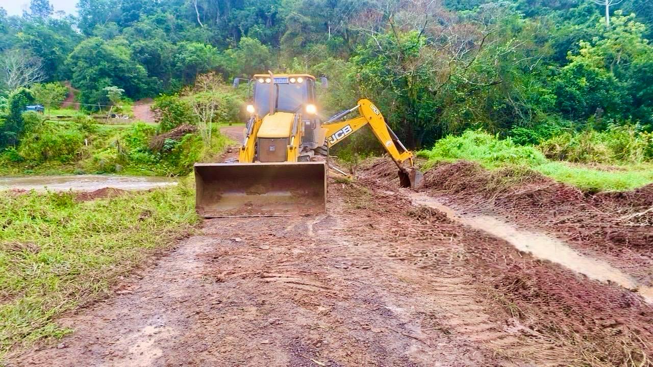 Prefeitura de Taquara intensifica recuperação de estradas e nível do Rio dos Sinos segue em queda