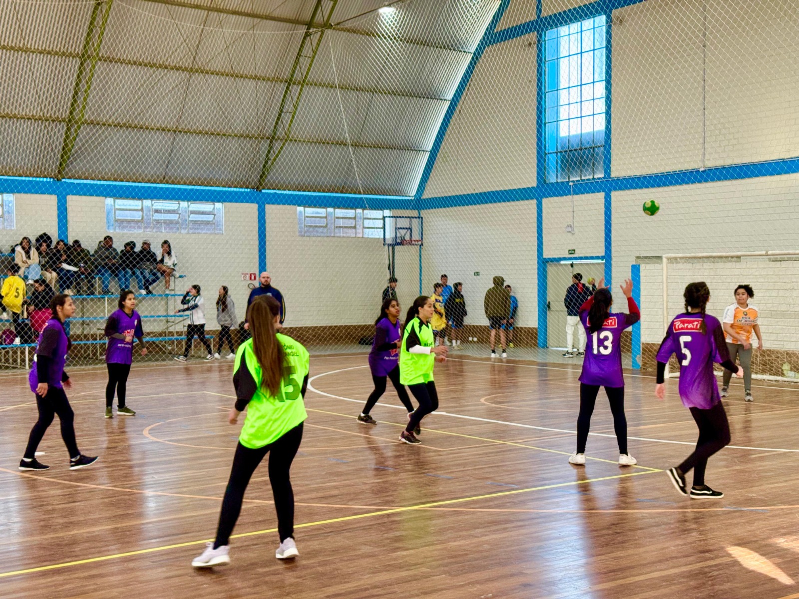 Etapa de Handebol dos Jogos Estudantis de Taquara reúne 16 escolas participantes