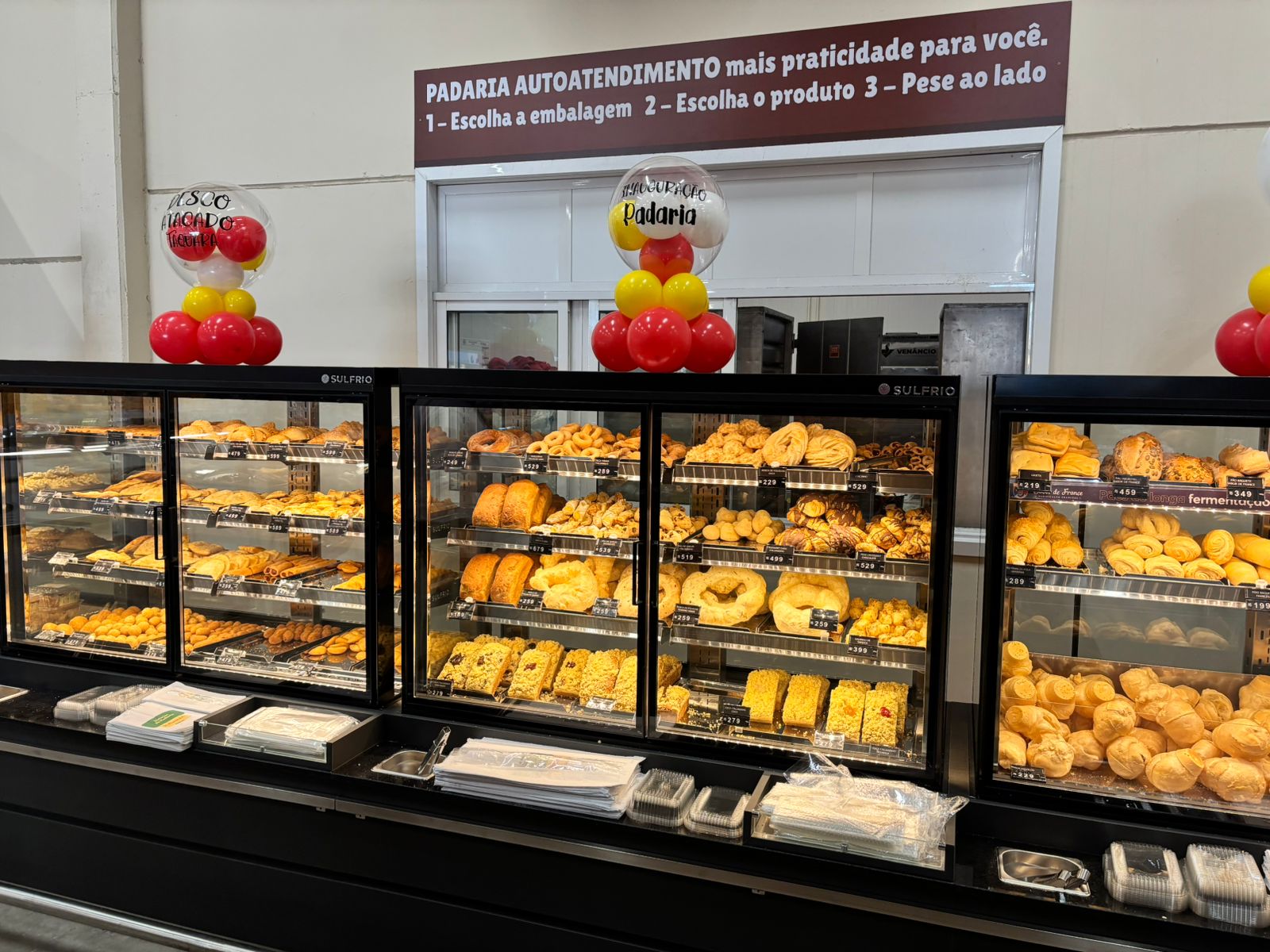 Desco Atacado inaugura padaria autosserviço com mais de 130 opções em Taquara