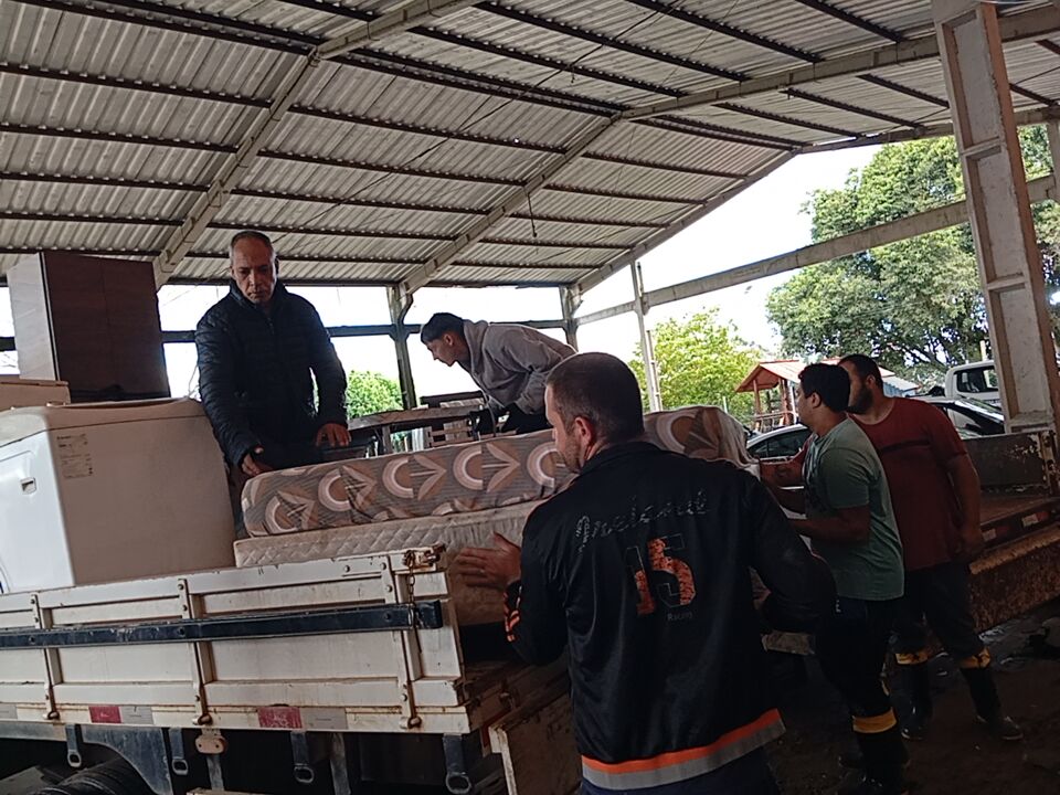 Desabrigados da enchente em Taquara começam a retornar para suas casas