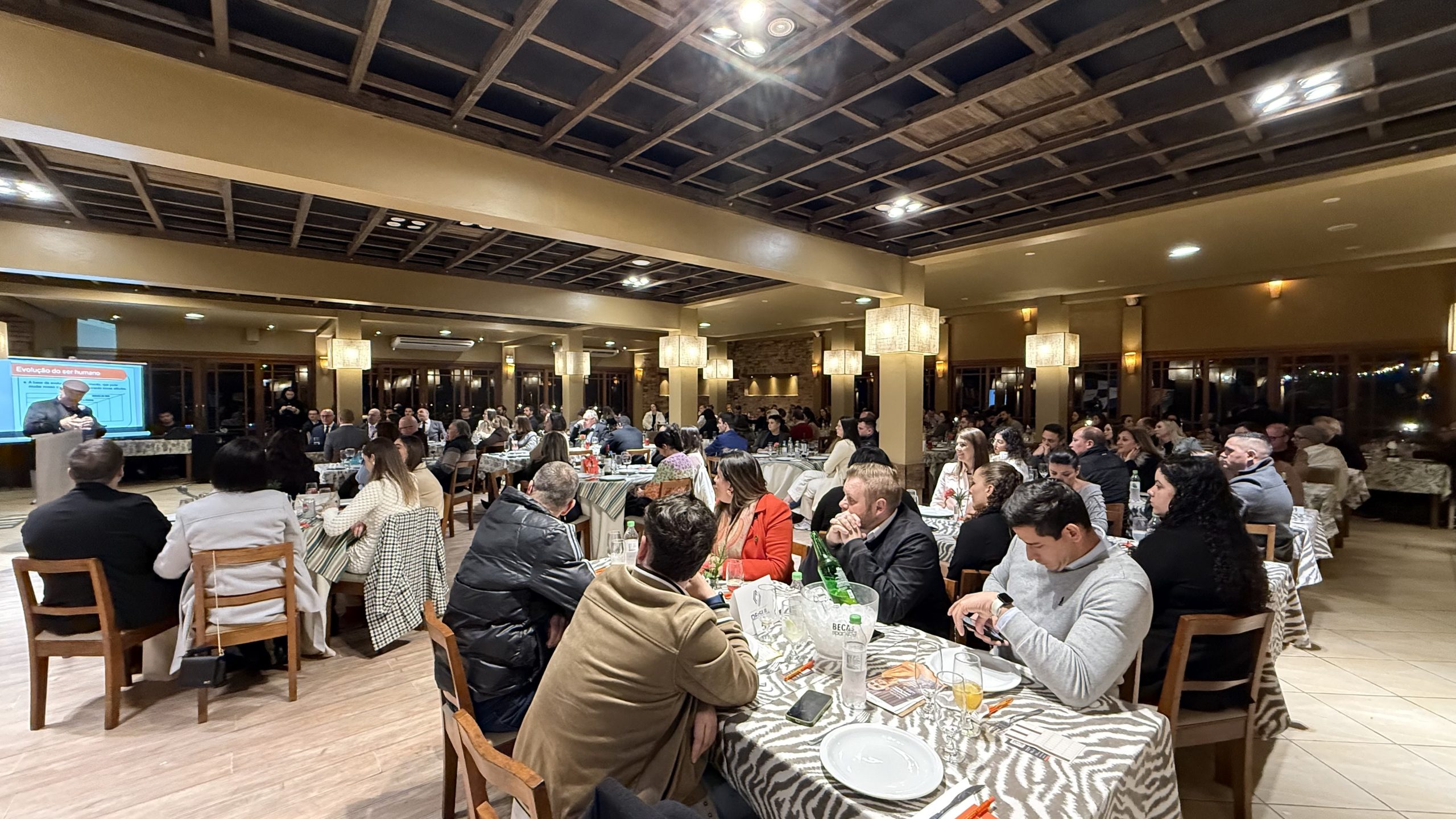 Presidente do Sindilojas destaca resiliência empresarial em celebração de 80 anos da entidade