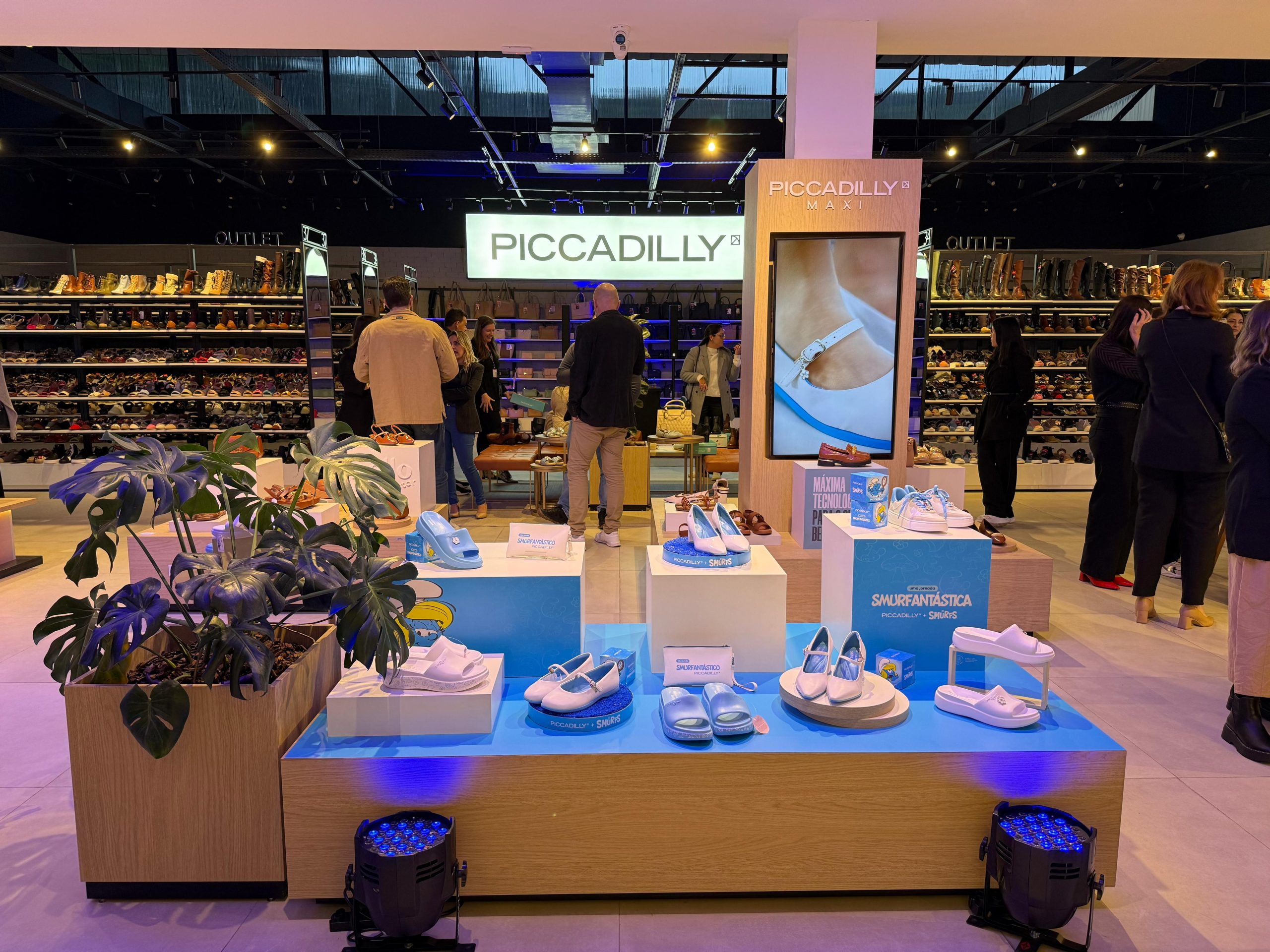 PICCADILLY celebra 70 anos com coleção inspirada em Os Smurfs