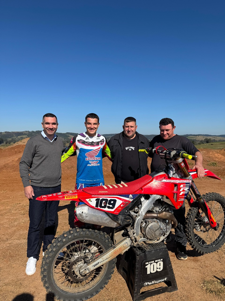 Prefeito de Parobé acompanha treino de Guilherme Bresolin e reforça apoio ao esporte