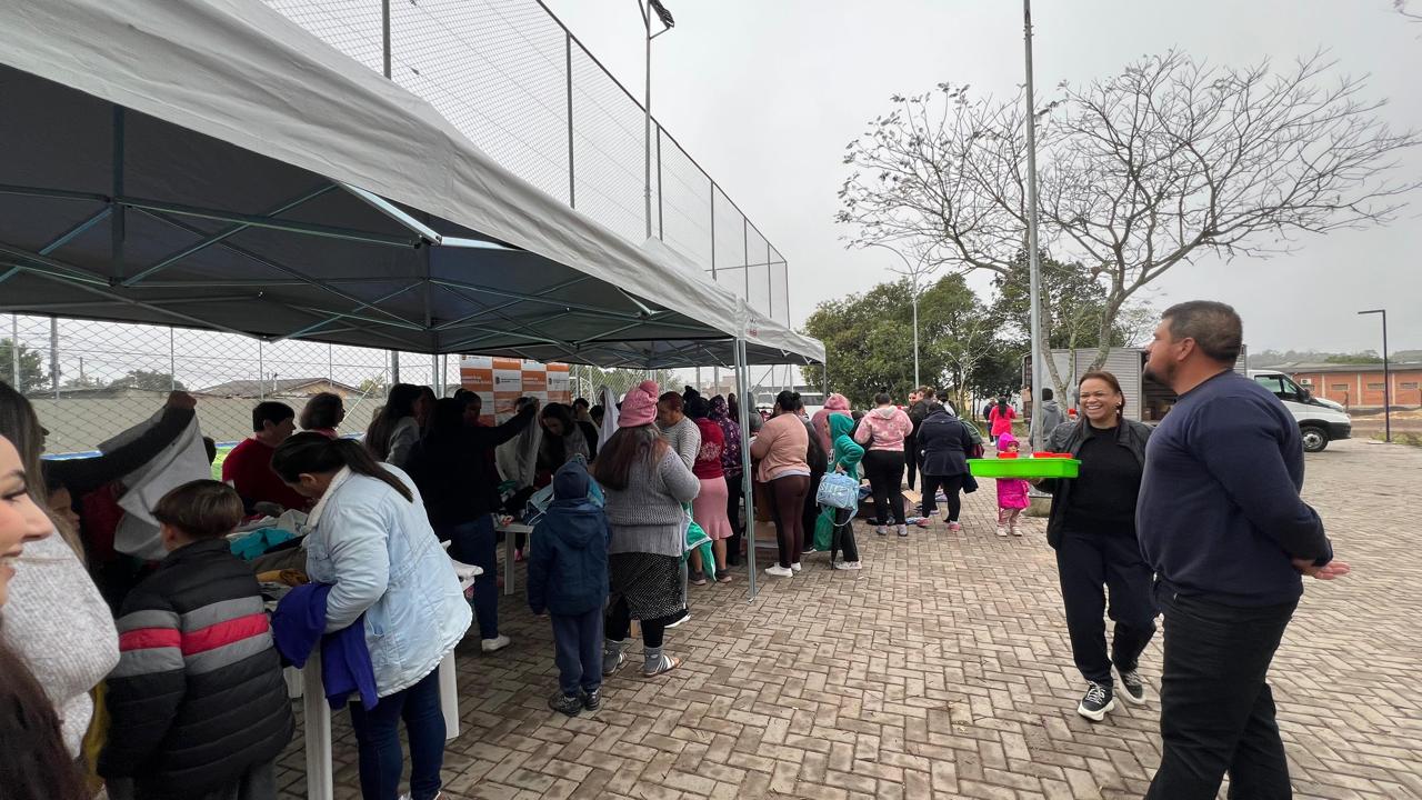 Varal solidário levou calor e esperança à Vila Feliz em Parobé